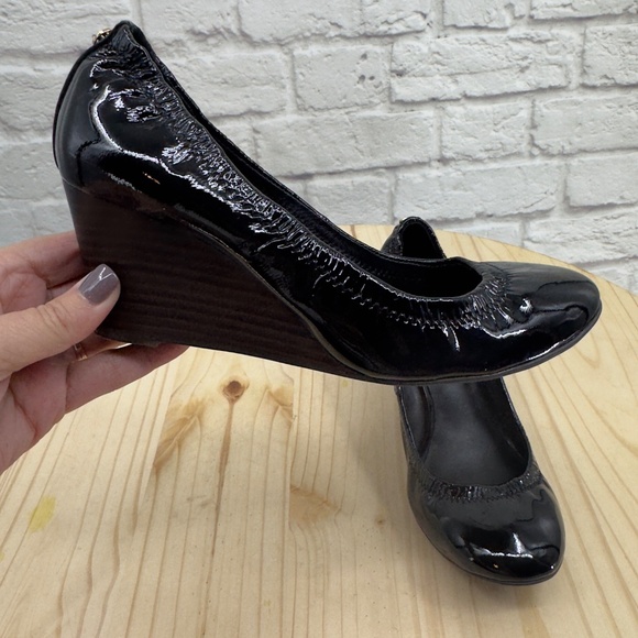 TORY BURCH Wedge Pumps Black Eddie Round Toe Heel Sz 6.5 Shoes - Picture 2 of 13